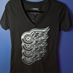 🌟 2 for 10 🌟 Women's Red Wings V-neck Shirt